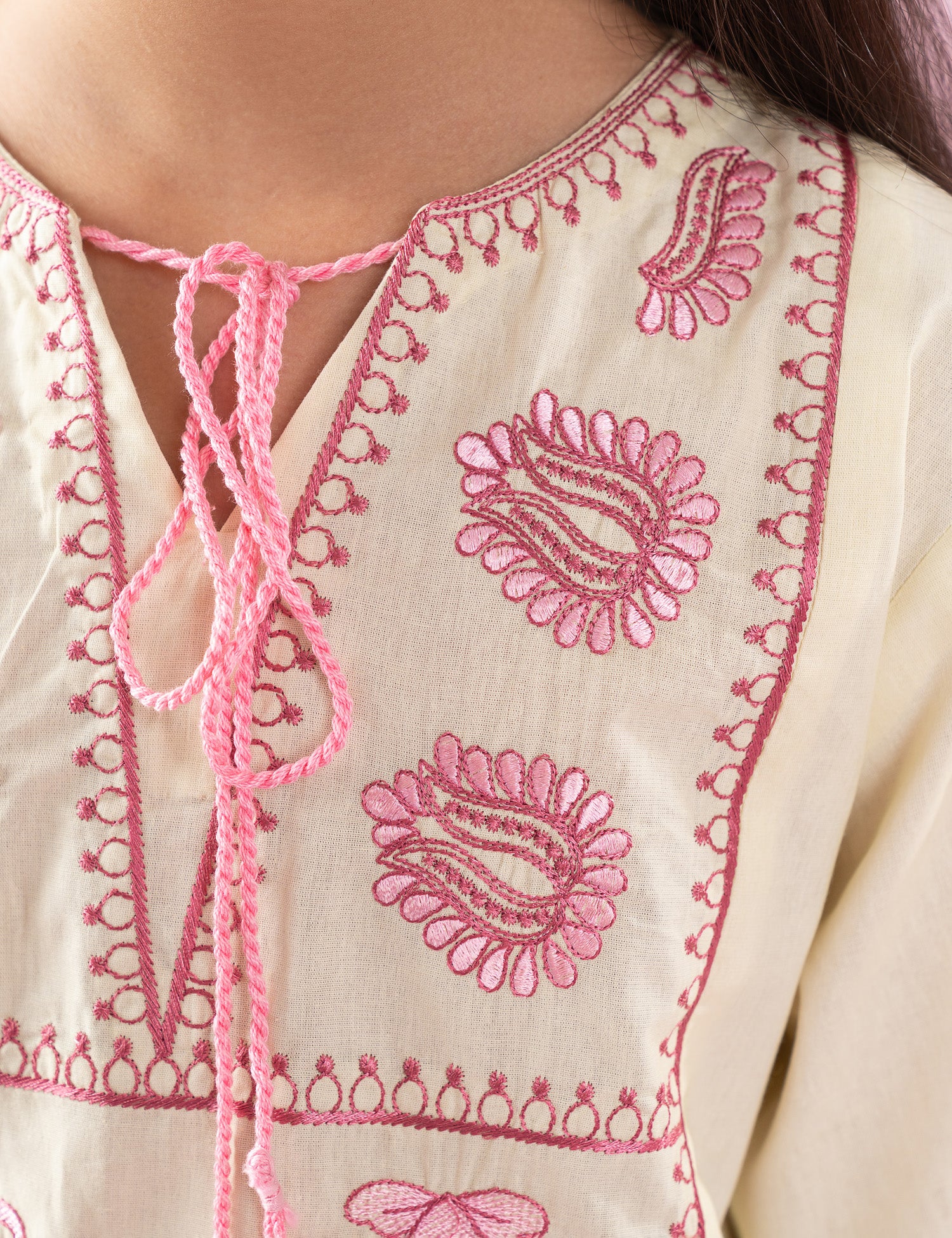 2 PIECE EMBROIDERED SUIT - Image 2