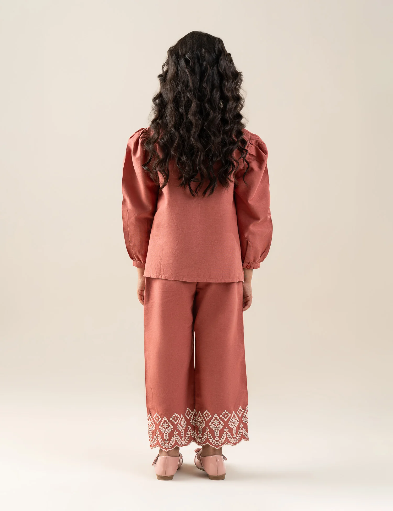 2 PIECE FLORAL EMBROIDERED SUIT - Image 5