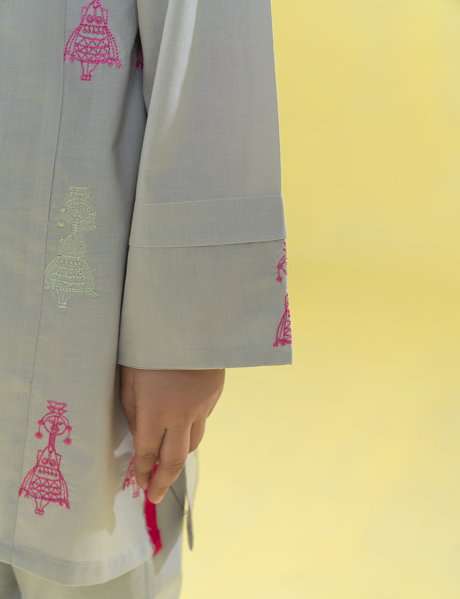 2 PIECE FUN EMBROIDERED SUIT - Image 4