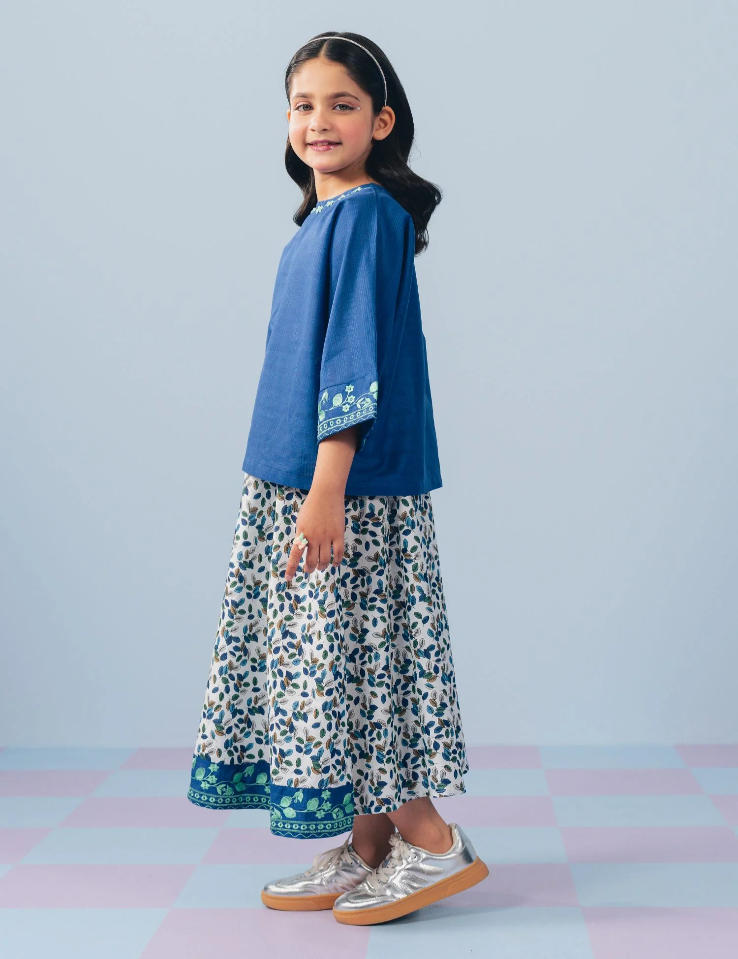 2 PIECE EMBROIDERED SUIT - Image 5