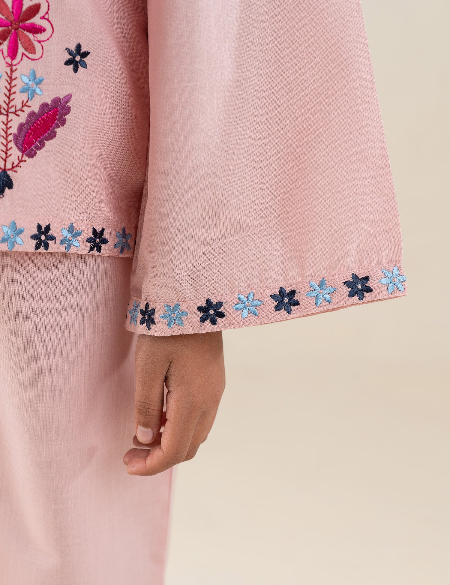 2 PIECE FLORAL EMBROIDERED SUIT - Image 3