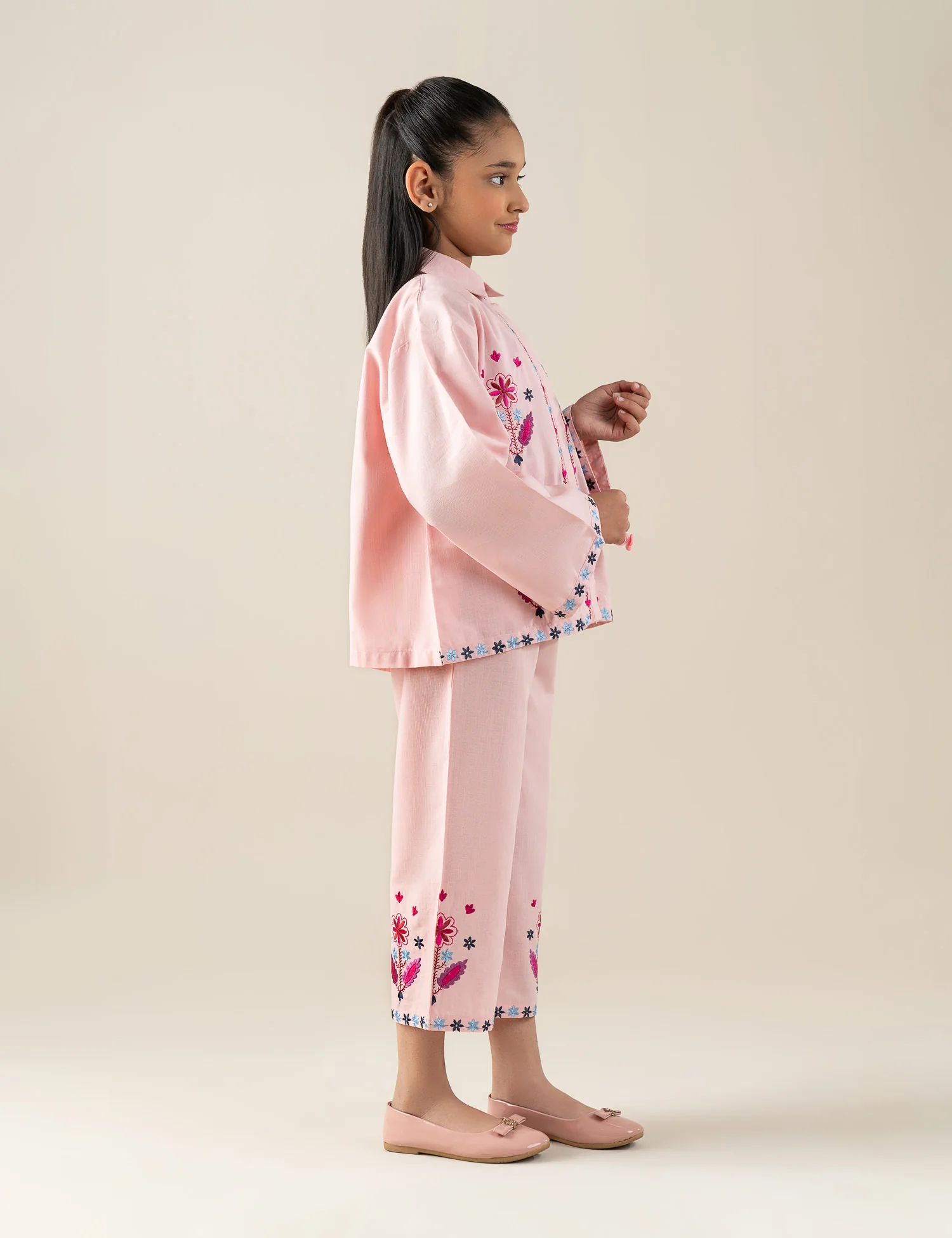 2 PIECE FLORAL EMBROIDERED SUIT - Image 4