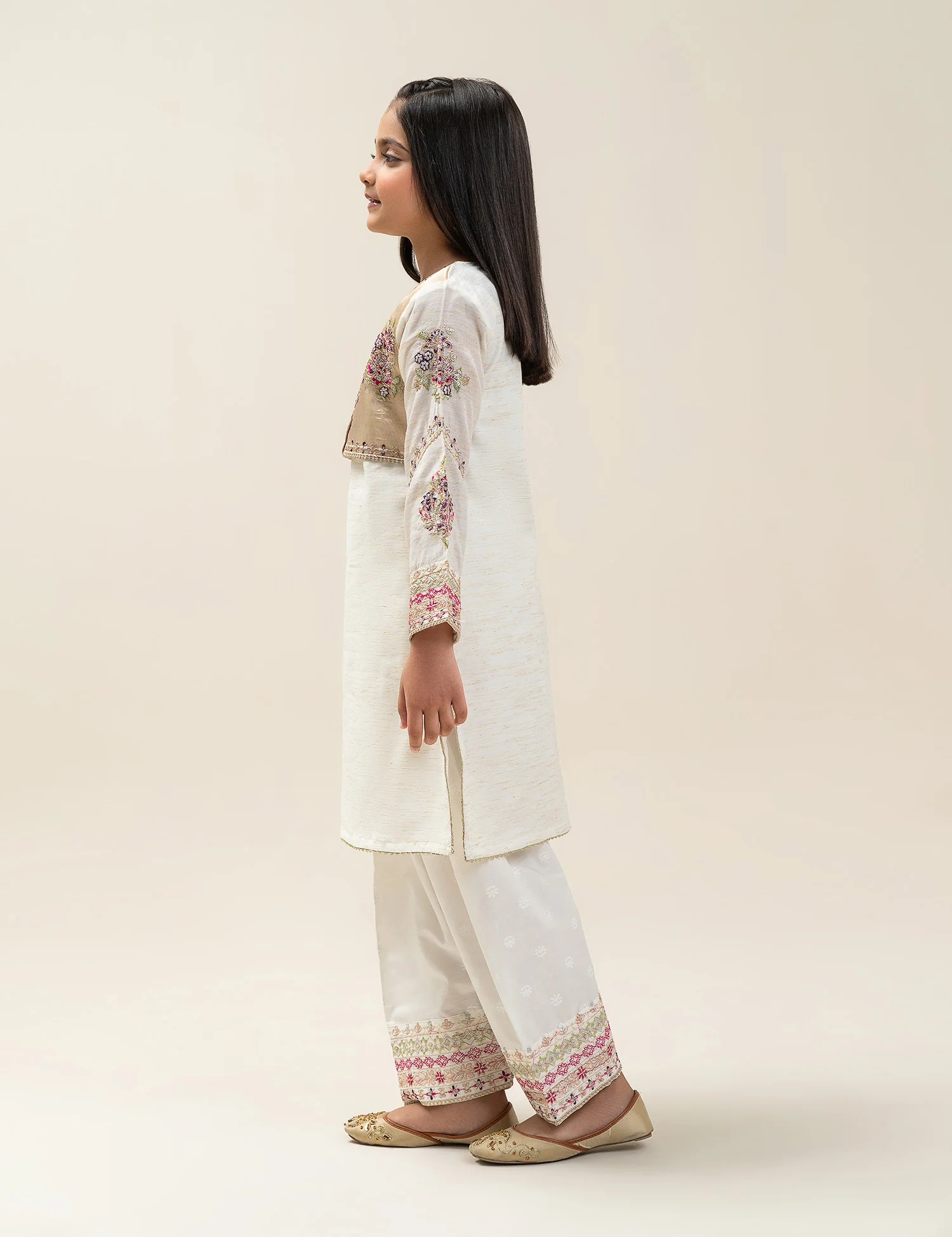 2 PIECE ETHNIC EMBROIDERED SUIT - Image 4