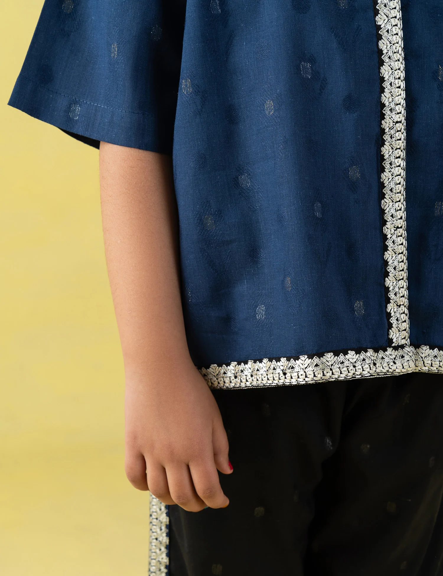 2 PIECE EMBROIDERED SUIT - Image 3