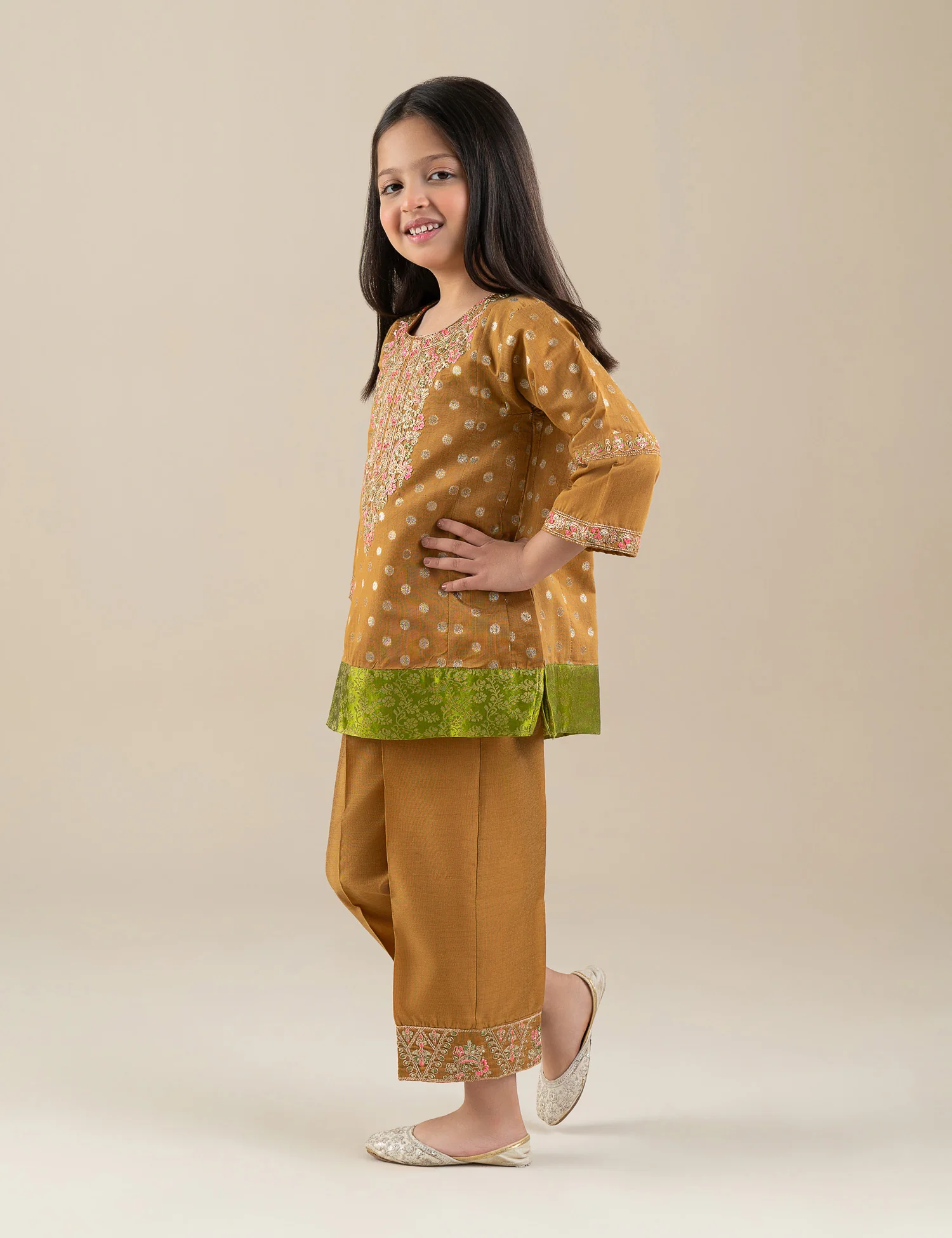 2 PIECE ETHNIC EMBROIDERED SUIT - Image 5