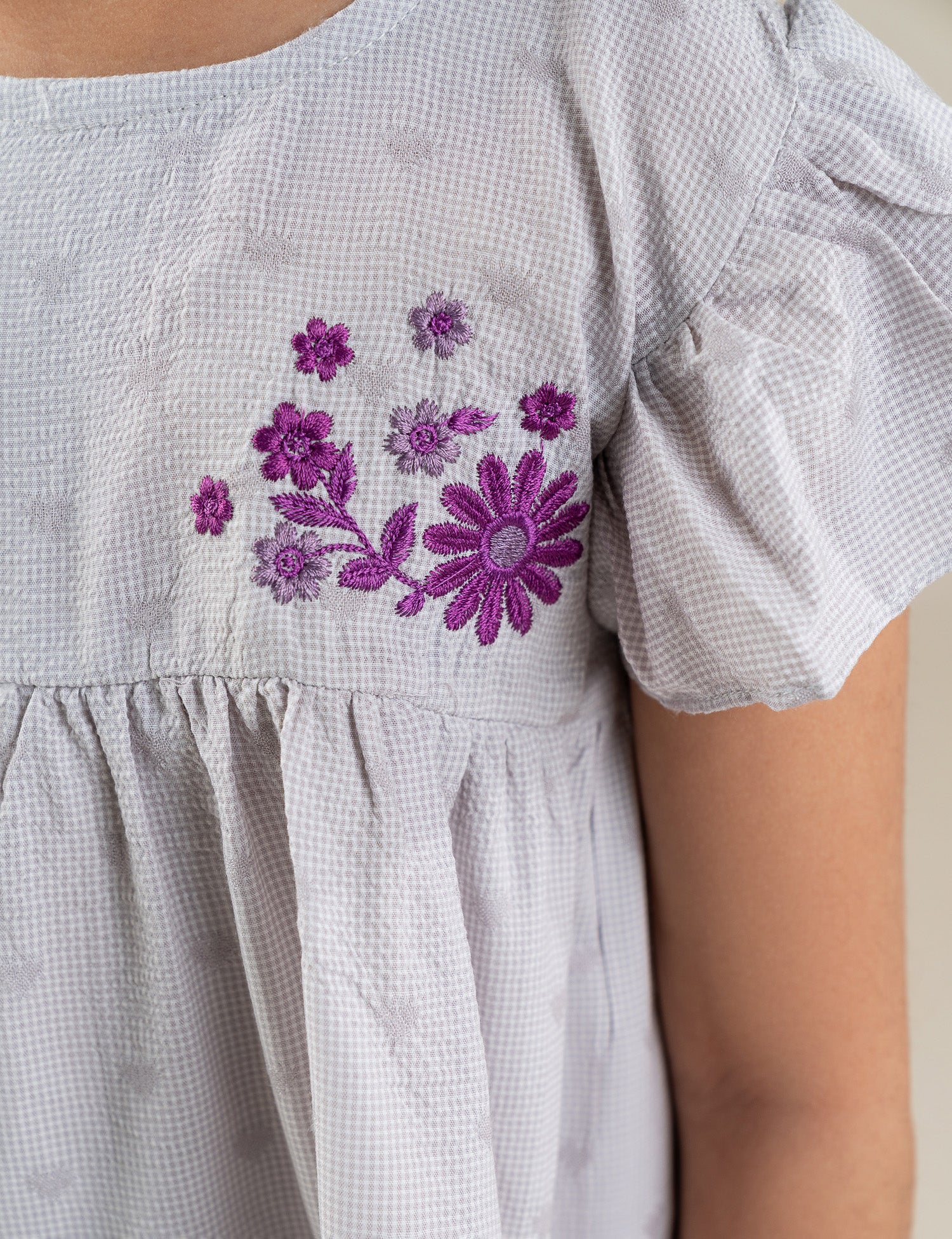 2 PIECE FLORAL EMBROIDERED SUIT - Image 2
