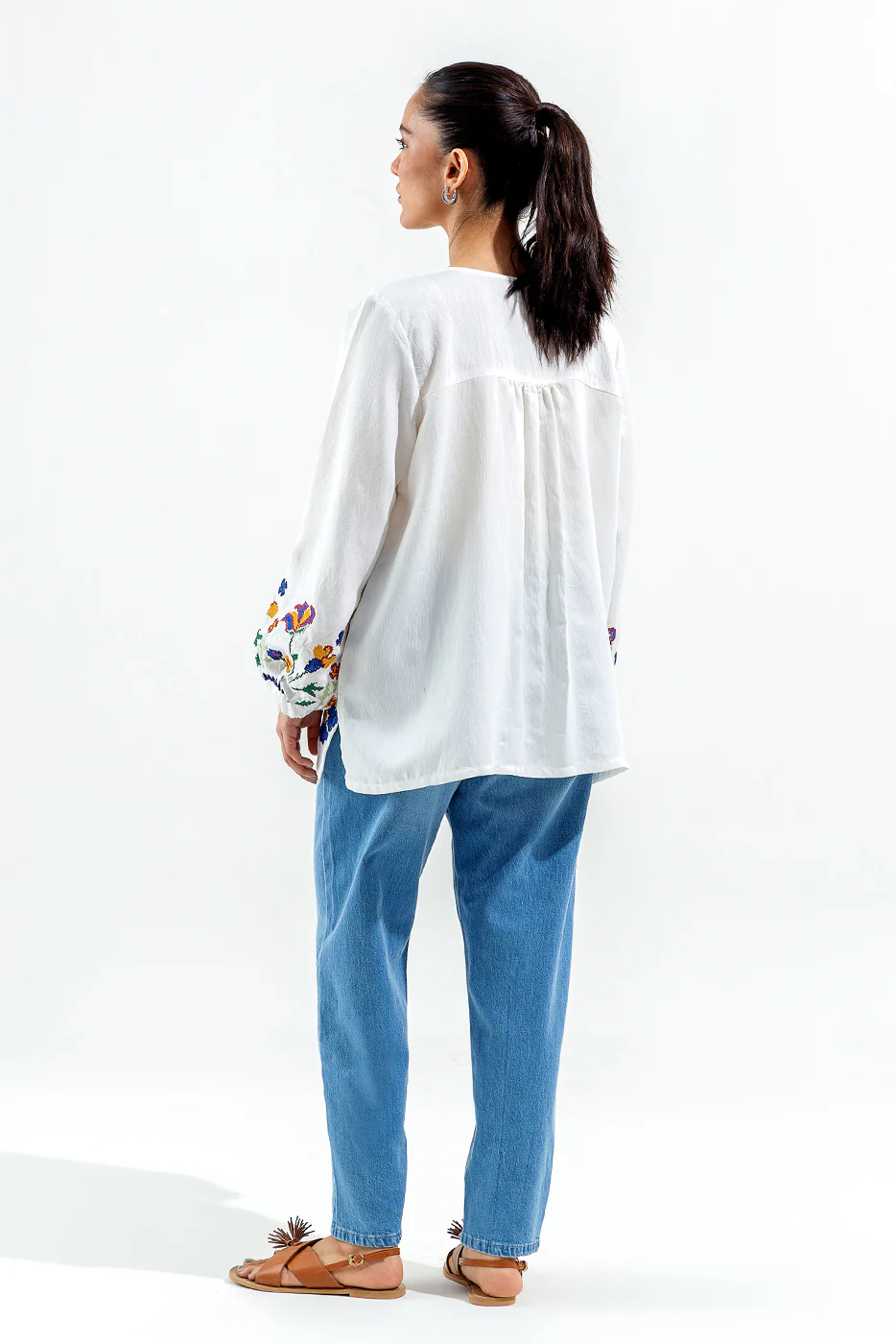 EMBROIDERED DOBBY WHITE ARSH TOP (PRET) - Image 2