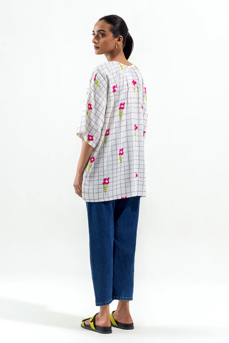 WHITE FLORAL CREW NECK TOP - Image 4