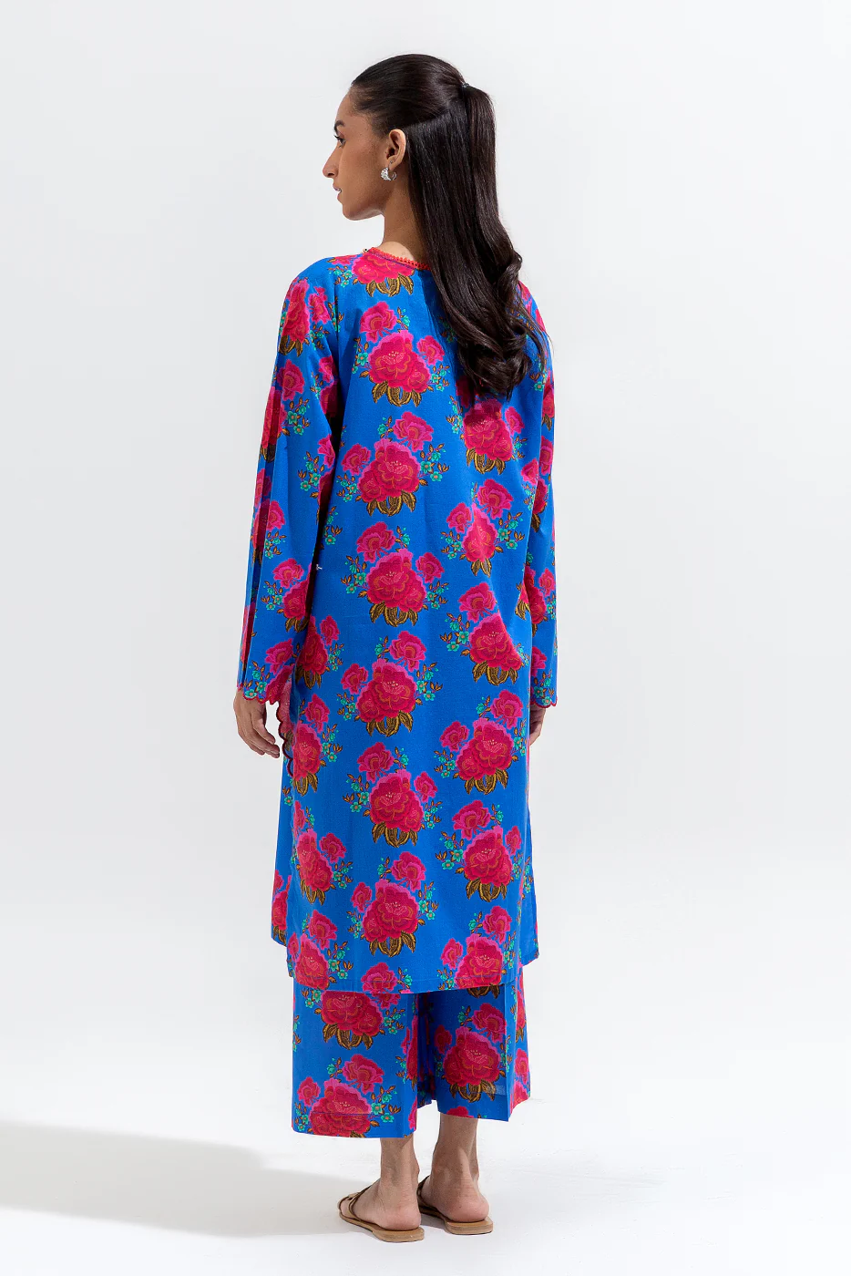 2 PIECE EMBROIDERED LAWN SUIT (PRET) - Image 3