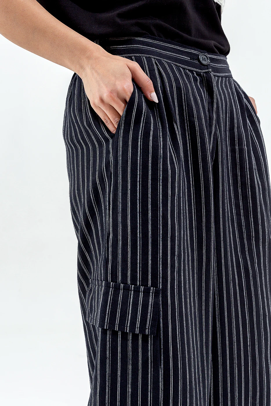 BLACK STRIPED CARGO WIDE LEG PANTS - Image 4