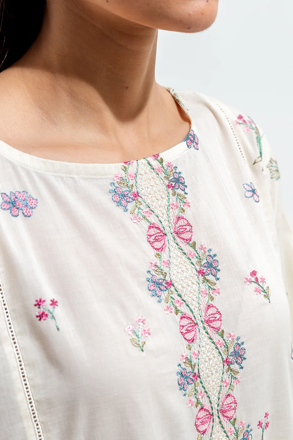 2 PIECE EMBROIDERED DYED LAWN SUIT (PRET) - Image 4