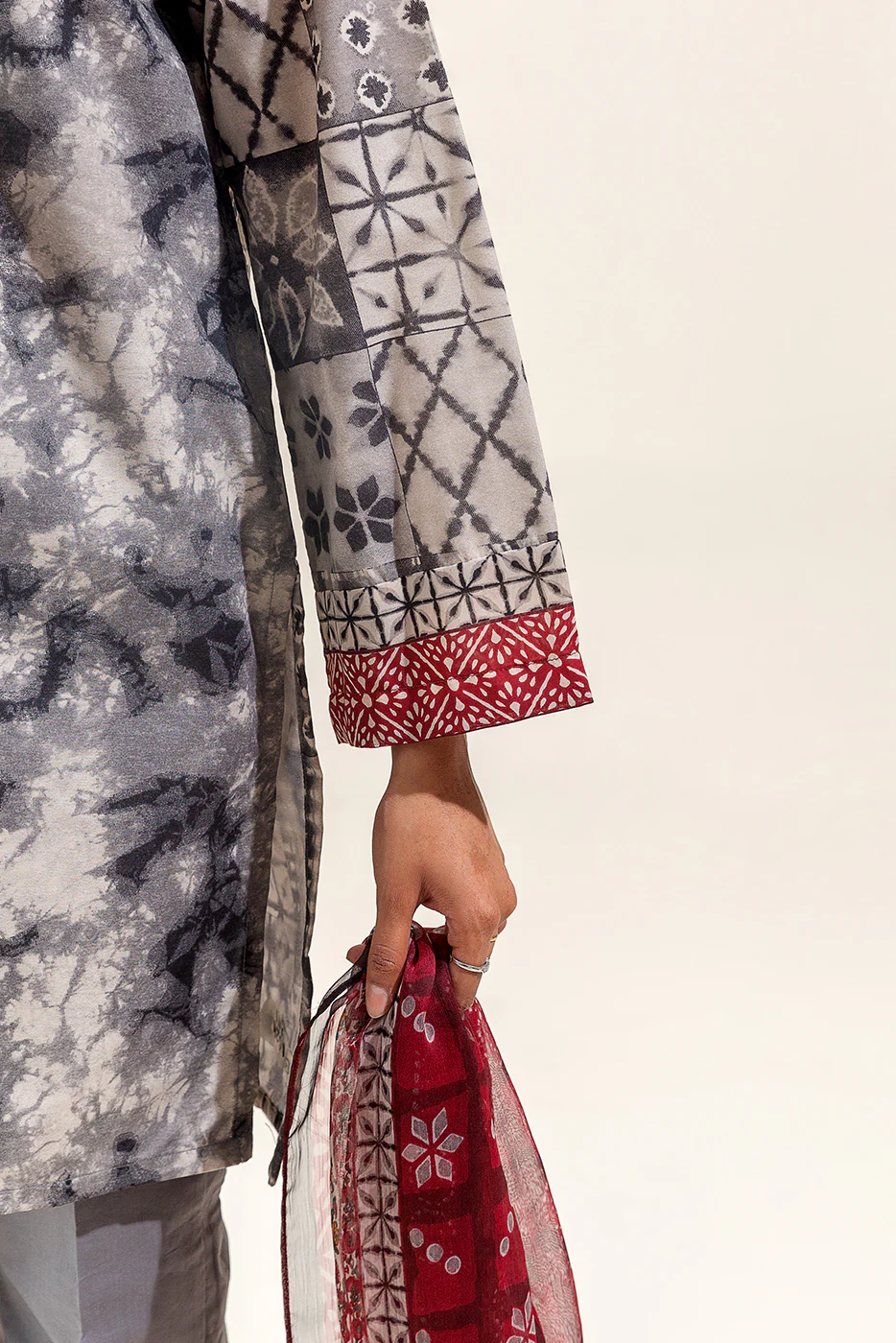 3 PIECE PRINTED SUIT-JADE SMOKE (UNSTITCHED) - Image 6
