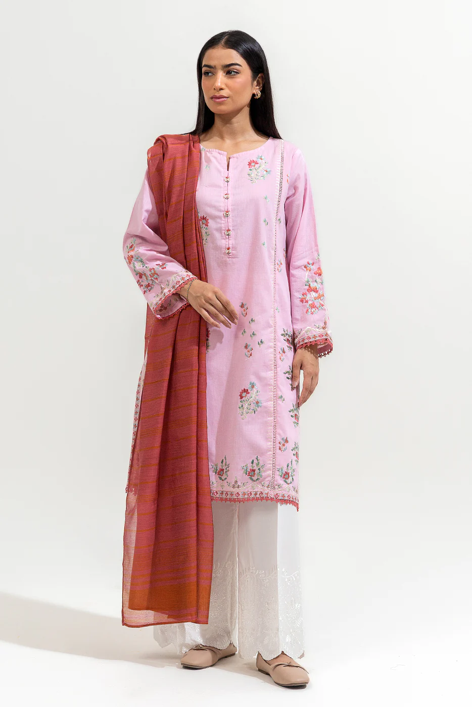 2 PIECE EMBROIDERED CHAMBREY SUIT (PRET) - Image 2