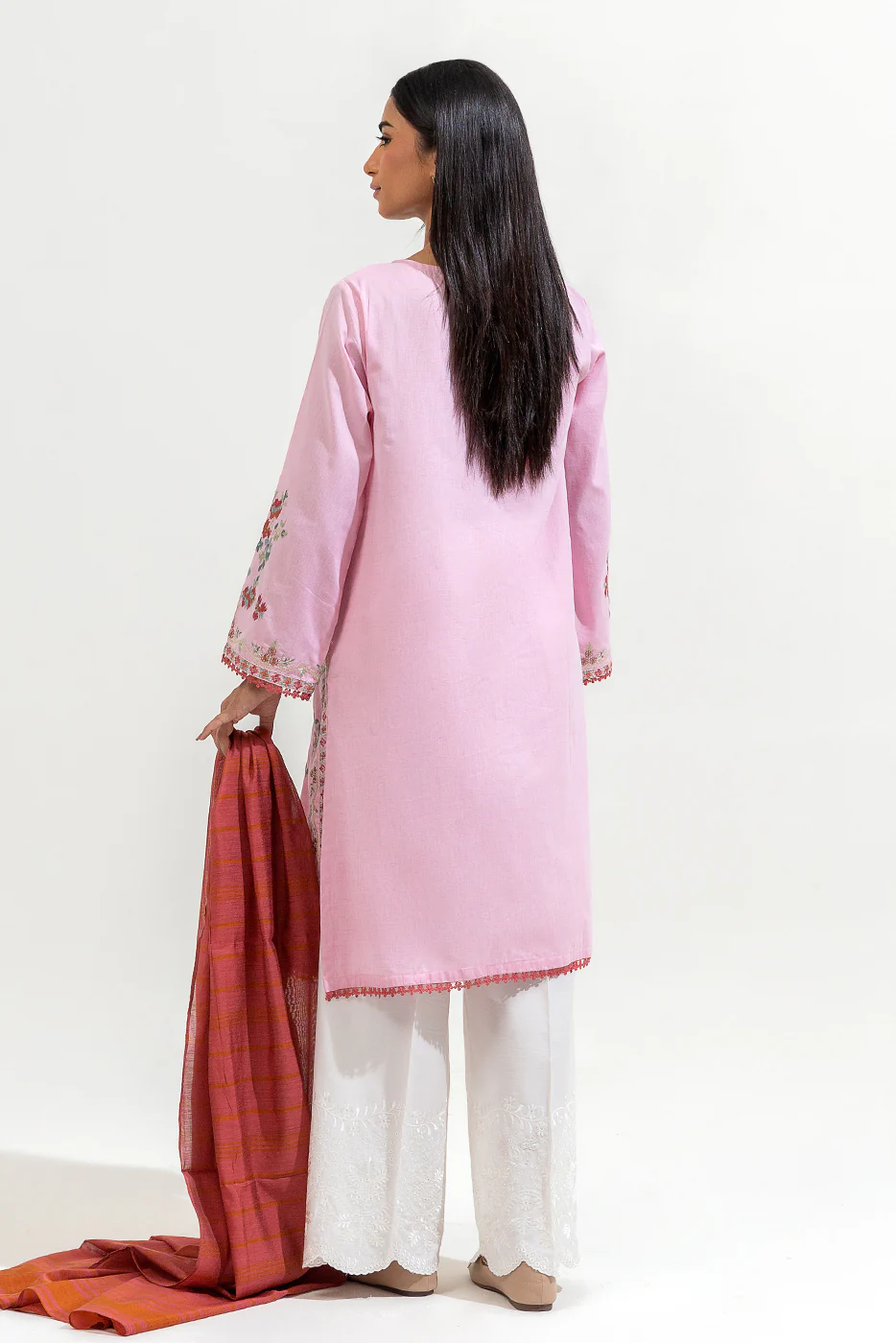 2 PIECE EMBROIDERED CHAMBREY SUIT (PRET) - Image 4