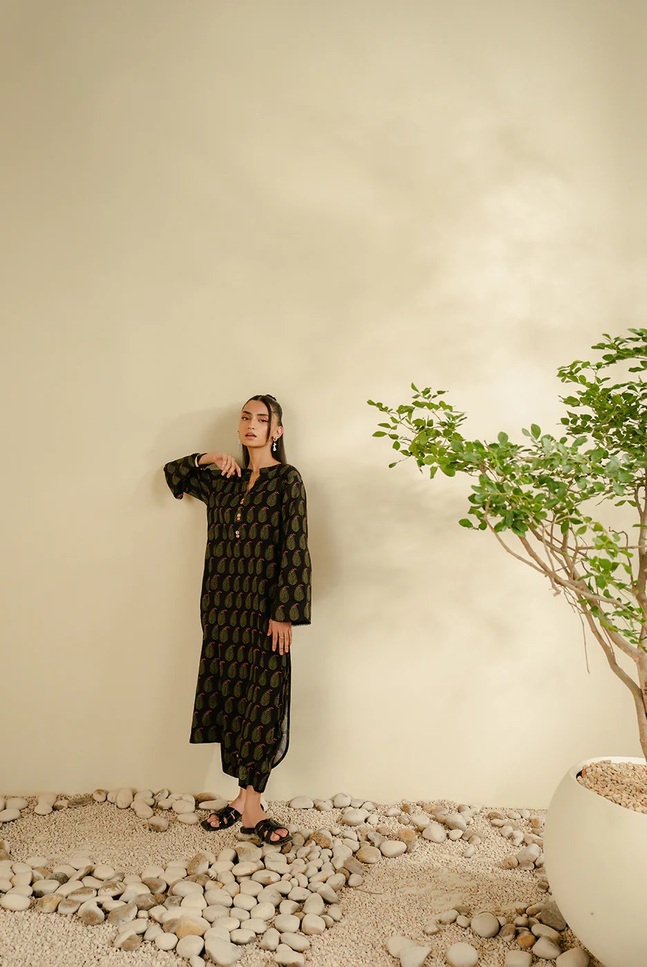 2 PIECE PRINTED PREMIUM LAWN SUIT (PRET) - Image 3