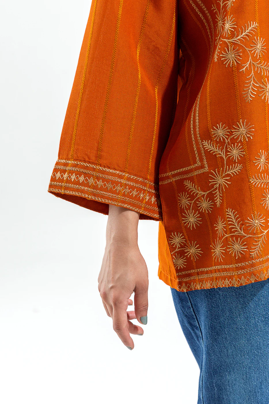 EMBROIDERED FUSION TOP (PRET) - Image 4
