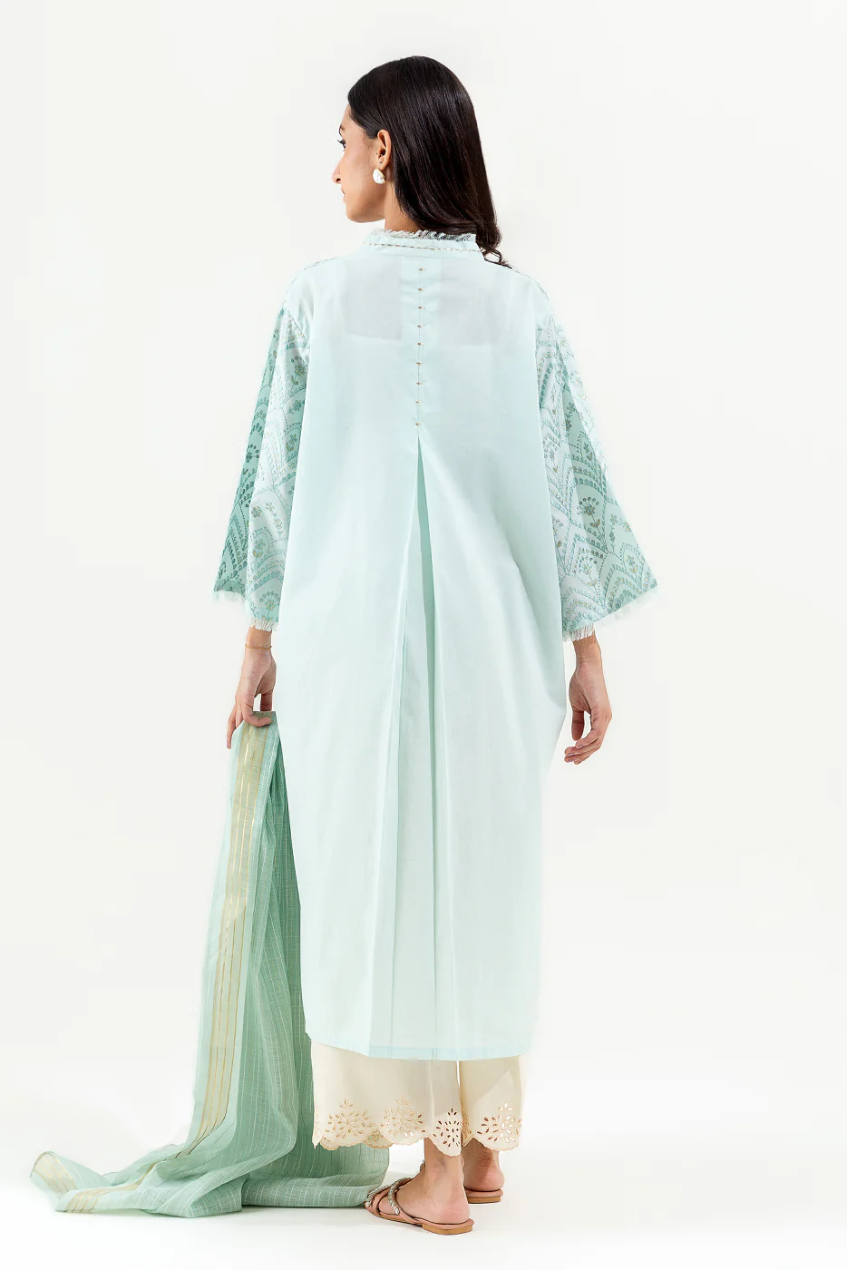 2 PIECE EMBROIDERED LAWN SUIT (LUXURY-PRET) - Image 5
