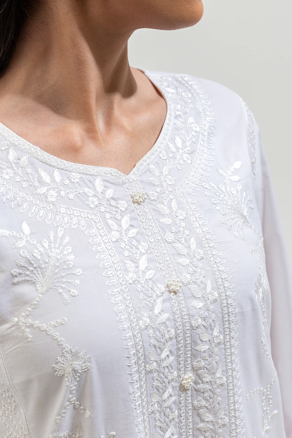 EMBROIDERED LAWN SHIRT (PRET) - Image 4