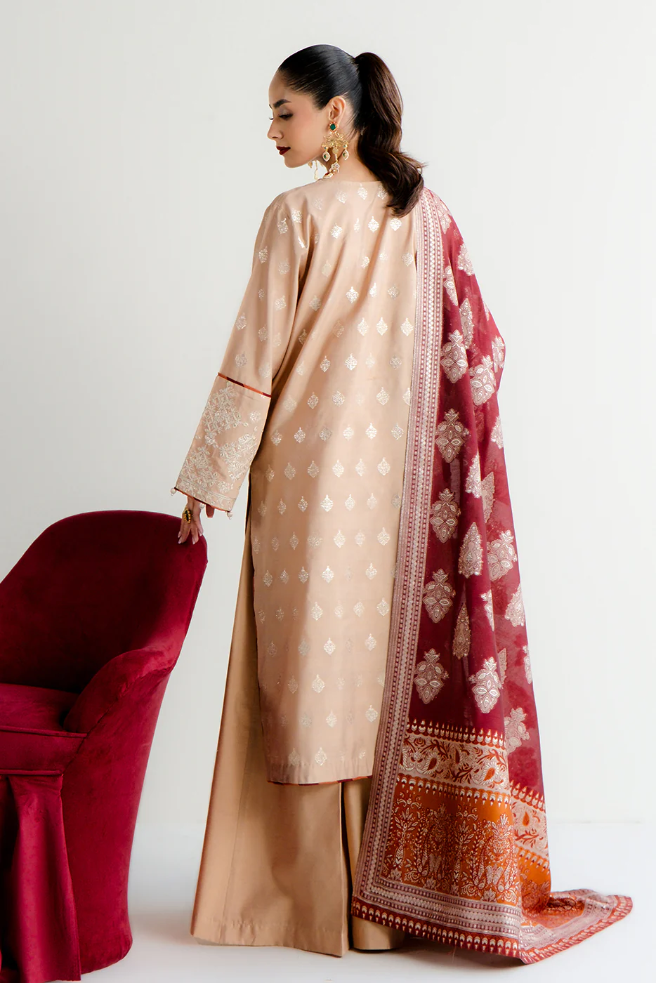 3 PIECE EMBROIDERED JACQUARD SUIT-TAUPE TREASURE (UNSTITCHED) - Image 7