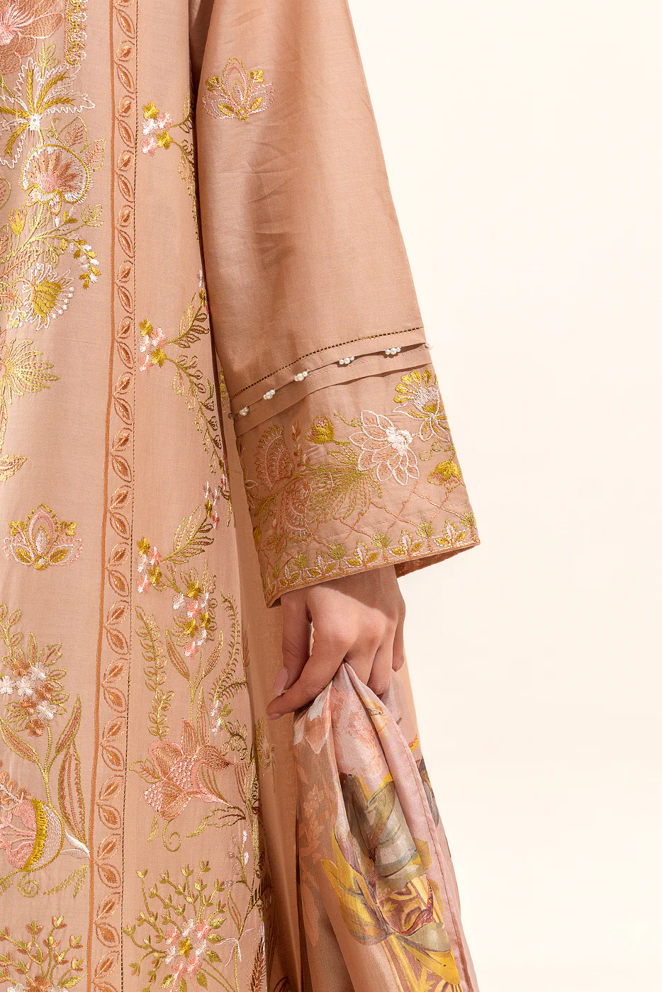 3 PIECE EMBROIDERED LAWN SUIT (UNSTITCHED) - Image 3