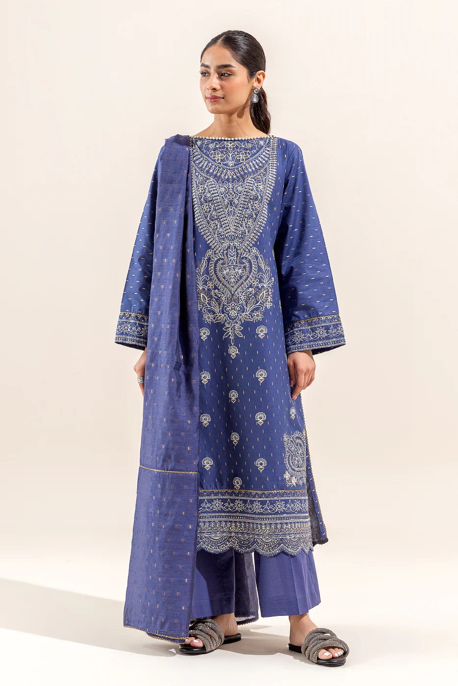 3 PIECE EMBROIDERED JACQUARD SUIT (UNSTITCHED) - Image 3