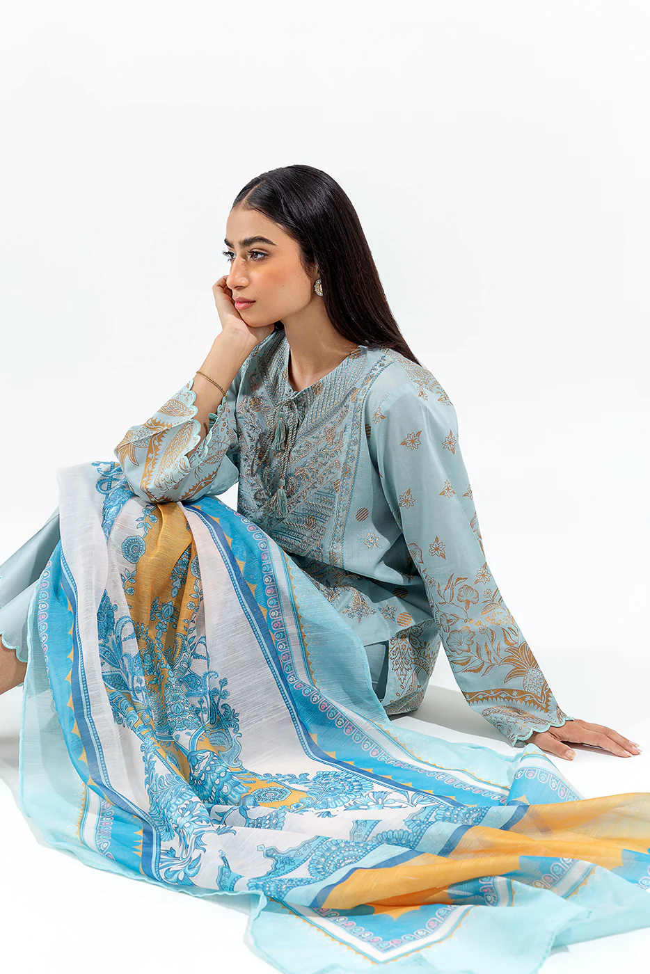 3 PIECE EMBROIDERED LAWN SUIT (LUXURY PRET) - Image 2