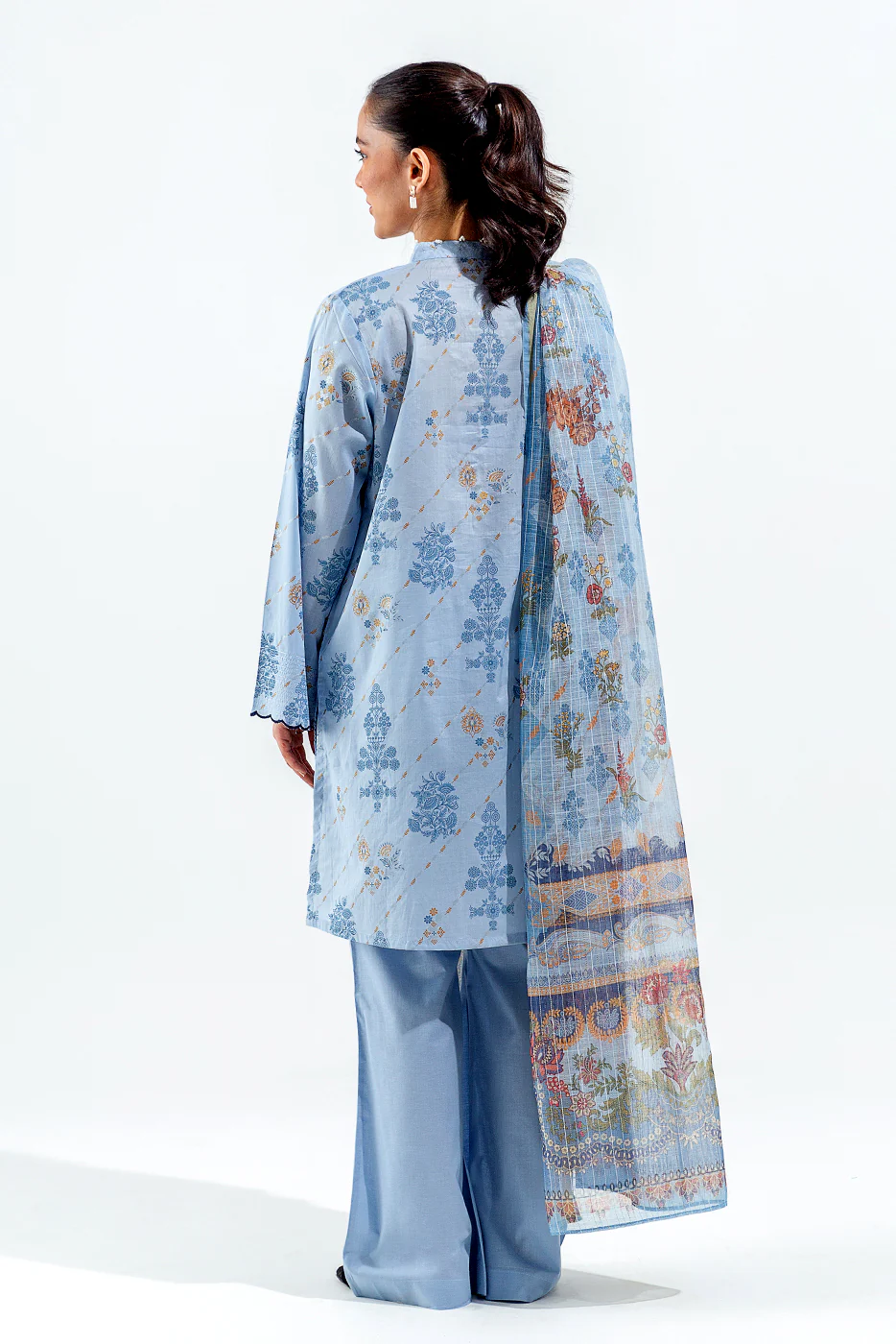 3 PIECE EMBROIDERED LAWN SUIT (LUXURY PRET) - Image 4