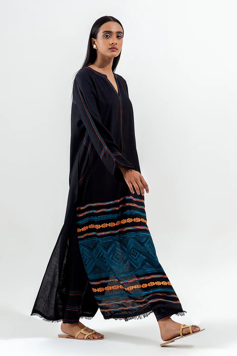 2 PIECE EMBROIDERED VISCOSE SUIT (PRET)
