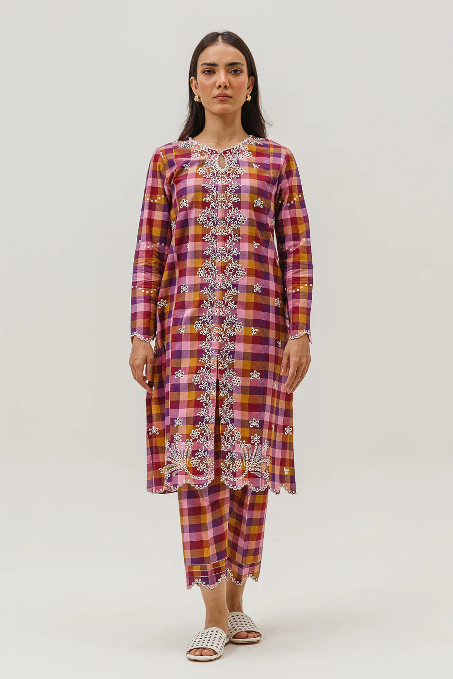 2 PIECE EMBROIDERED YARN DYED SUIT (PRET) - Image 2