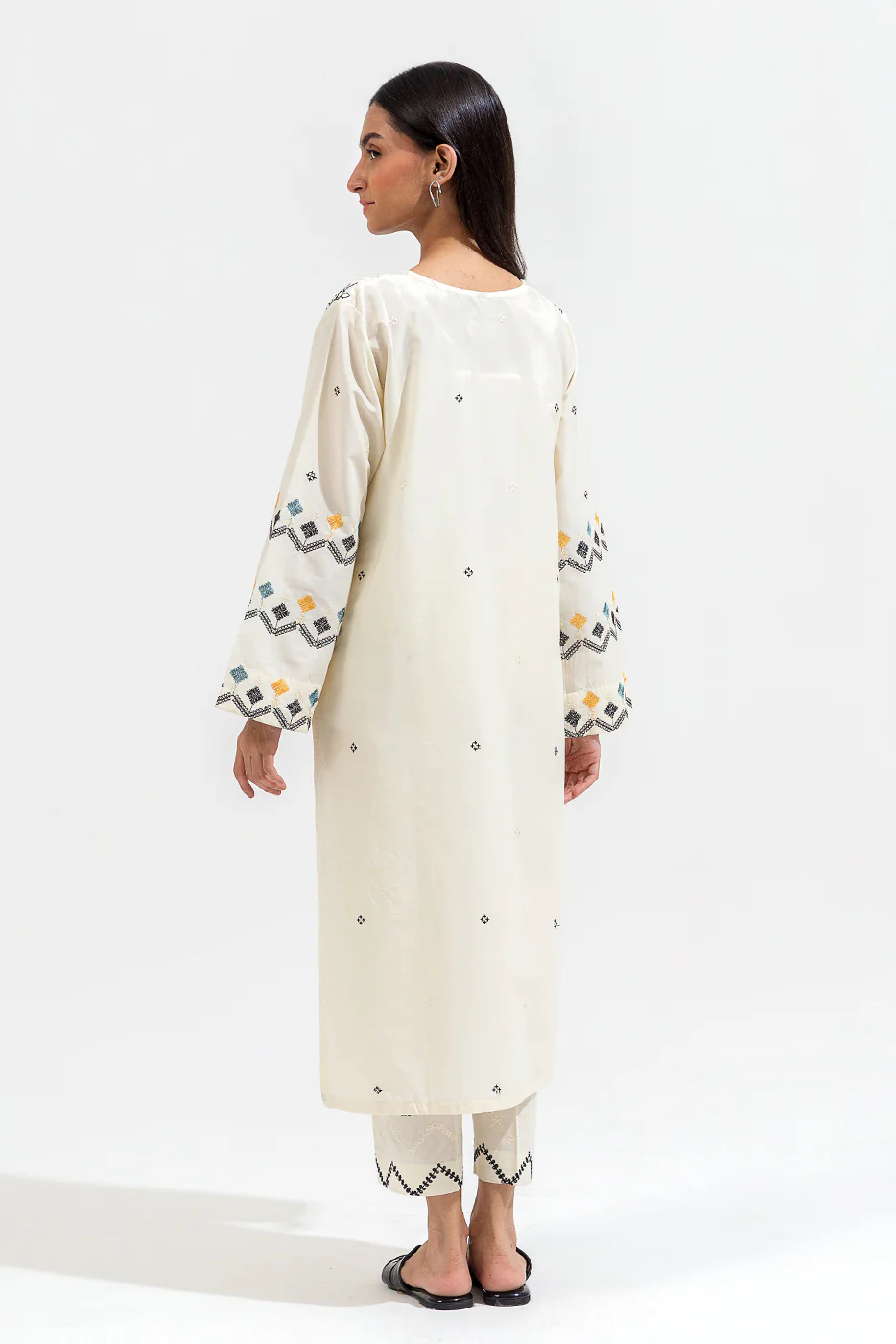 2 PIECE EMBROIDERED CAMBRIC SUIT (PRET) - Image 3
