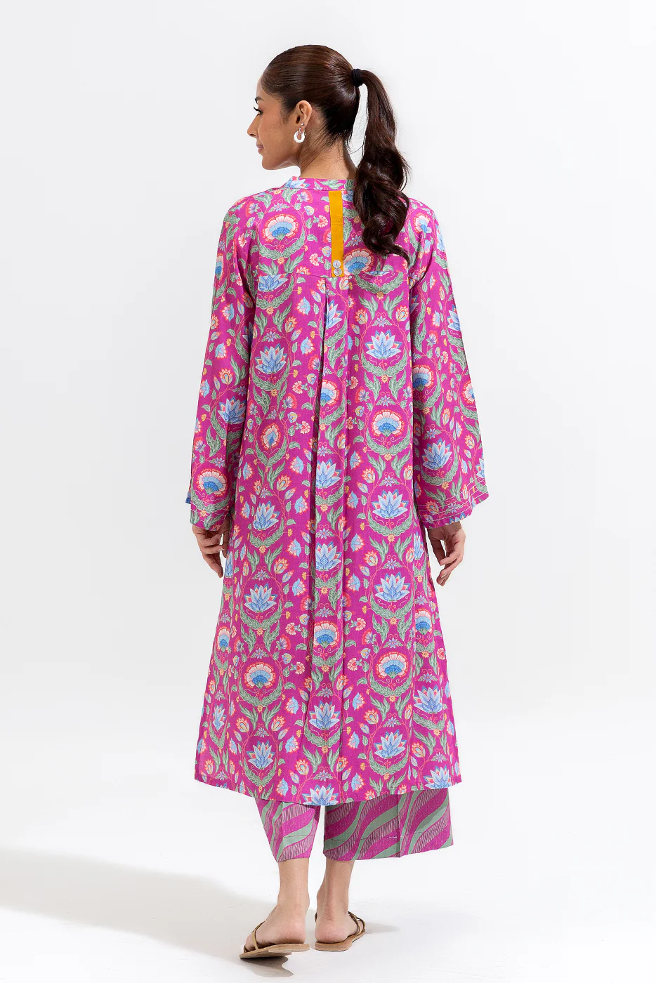 2 PIECE PRINTED LAWN SUIT (PRET) - Image 3