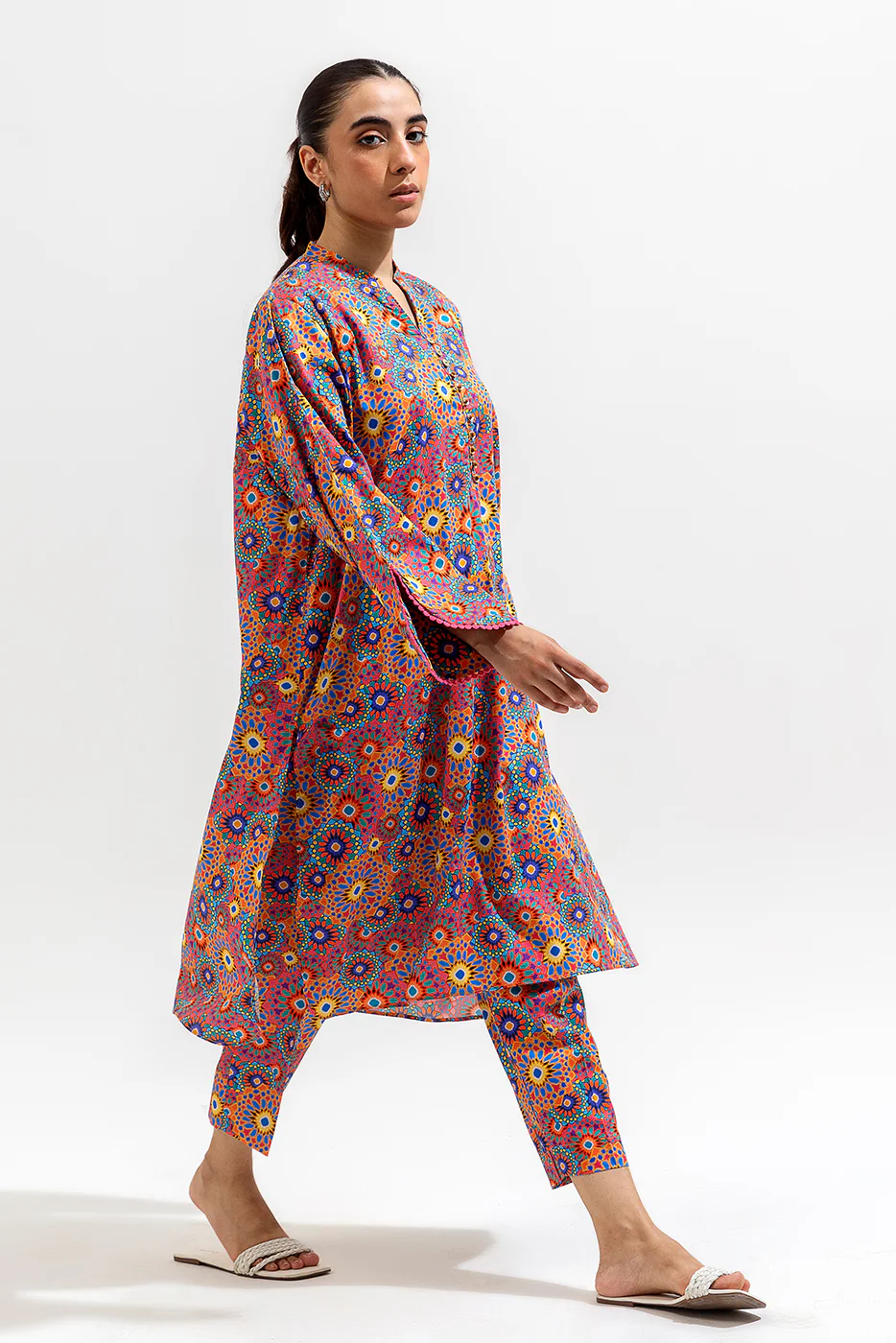 2 PIECE PRINTED PREMIUM LAWN SUIT (PRET) - Image 4