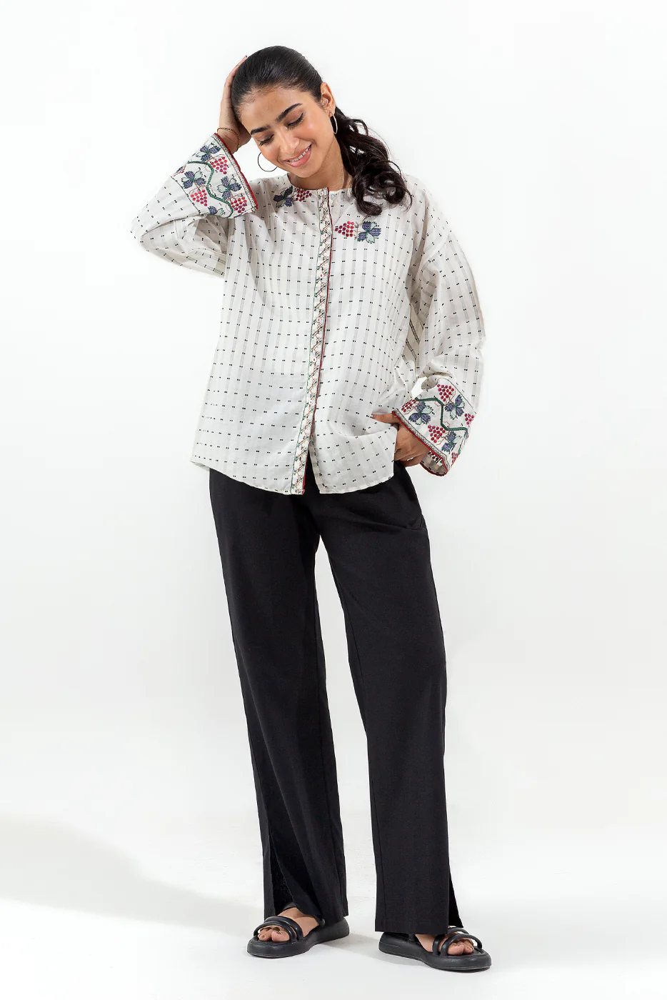 EMBROIDERED FUSION TOP (PRET) - Image 3
