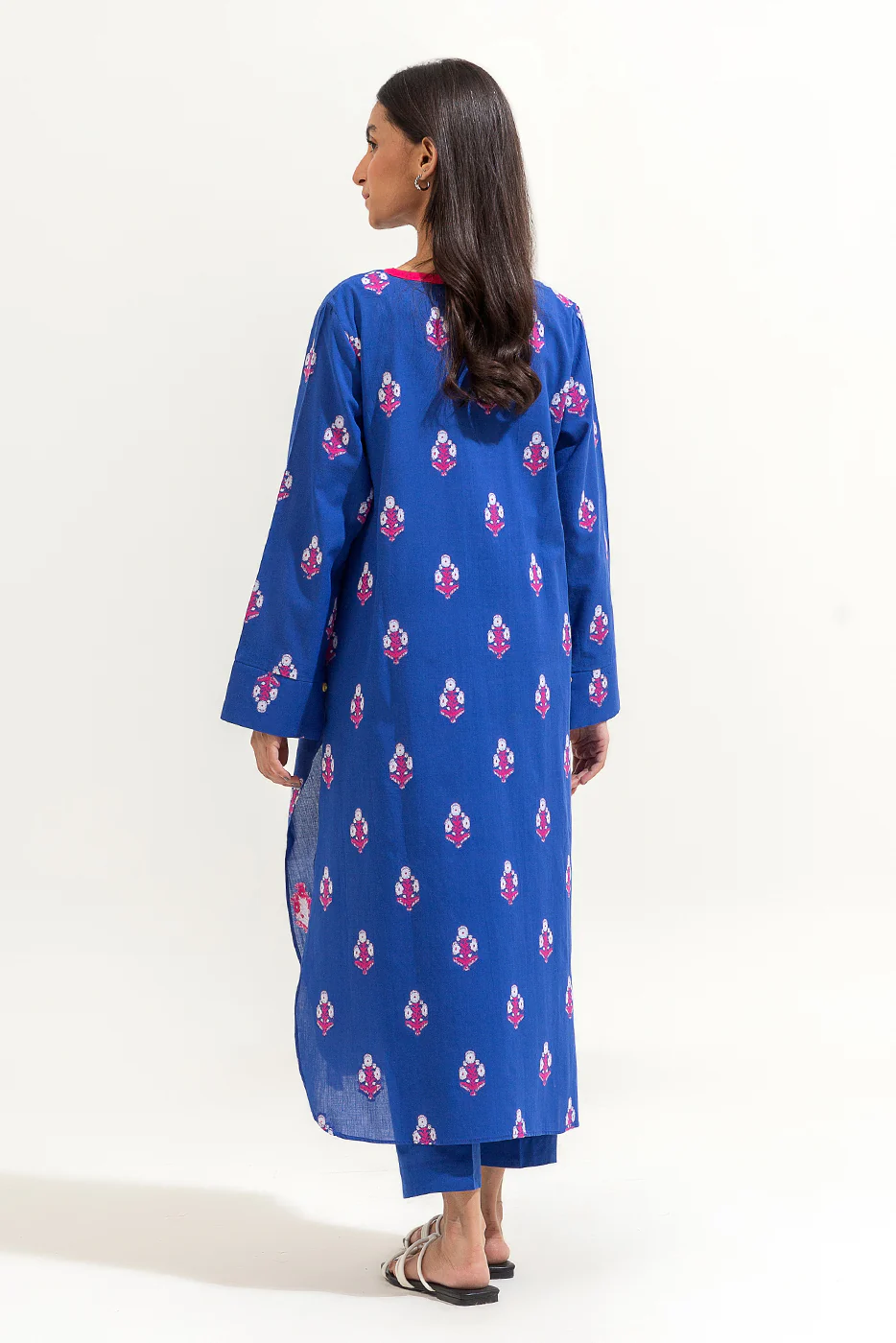 2 PIECE EMBROIDERED JACQUARD SUIT (PRET) - Image 3