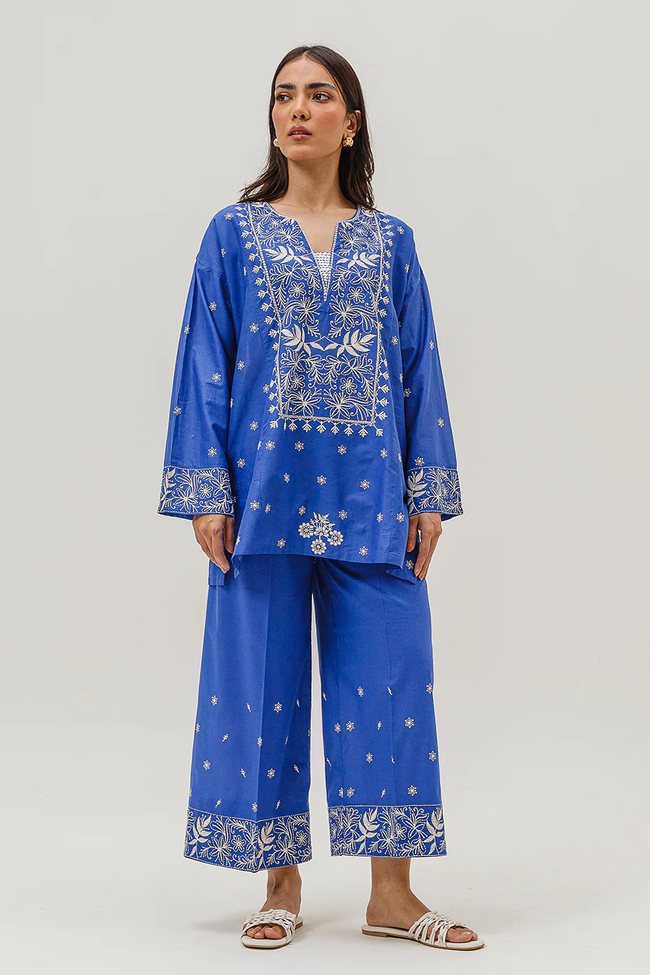 2 PIECE EMBROIDERED LAWN SUIT (PRET) - Image 2