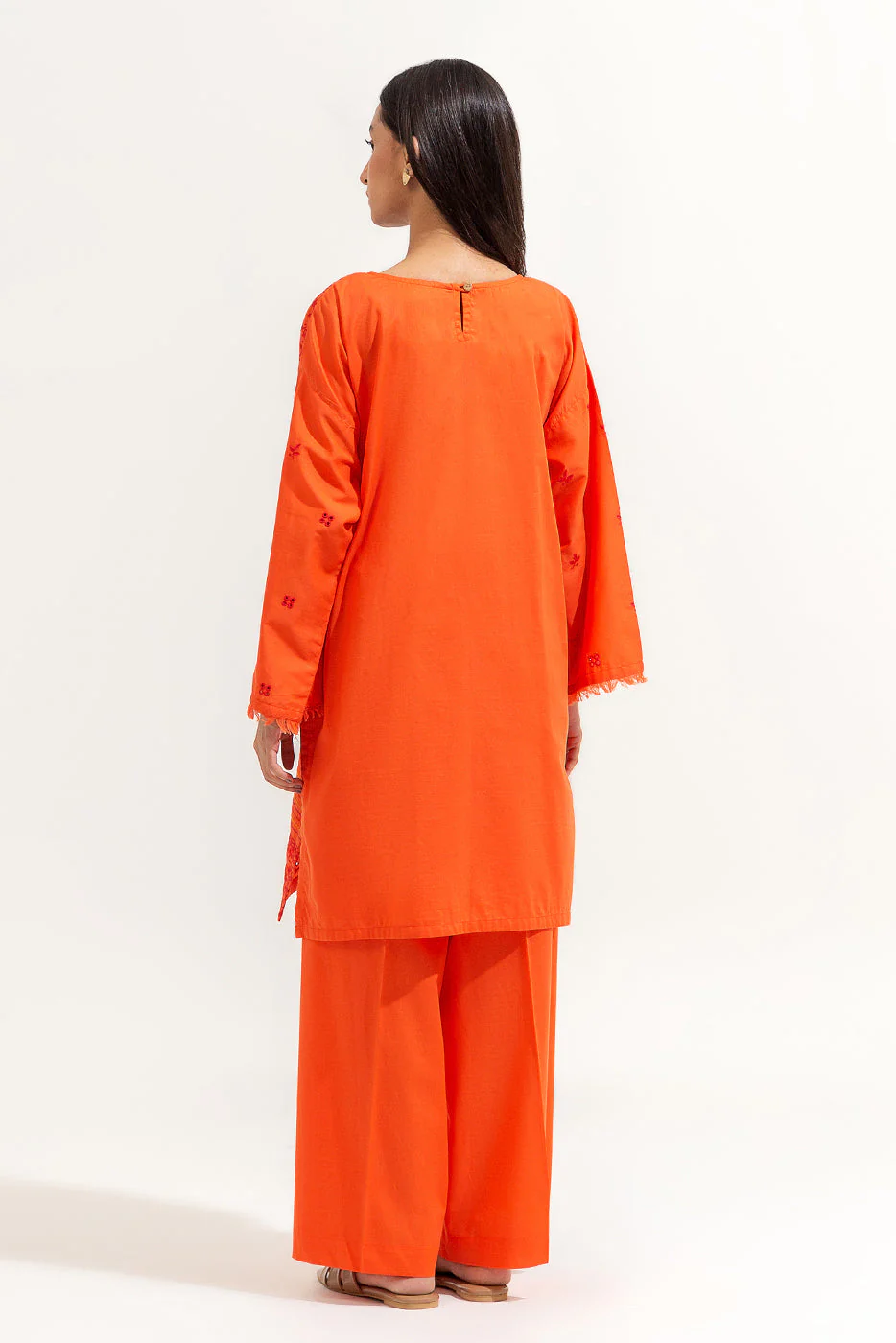 2 PIECE EMBROIDERED LAWN SUIT (PRET) - Image 3