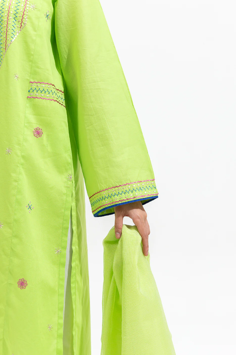 2 PIECE EMBROIDERED LAWN SUIT (PRET) - Image 4