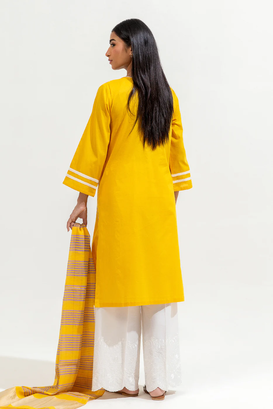 2 PIECE EMBROIDERED LAWN SUIT (PRET) - Image 4