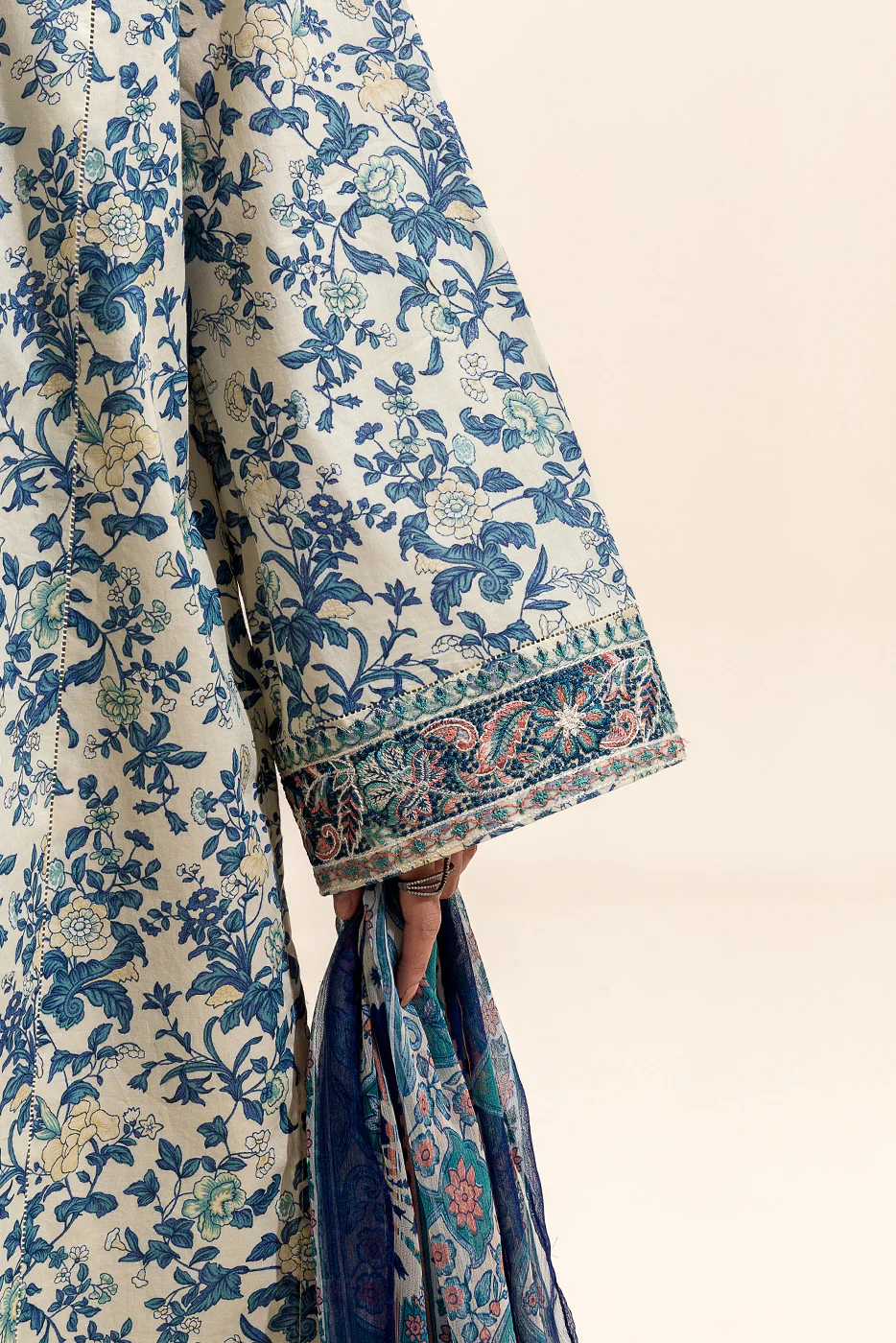 2 PIECE EMBROIDERED LAWN SUIT-WHISPERING CREAM (UNSTITCHED) - Image 8