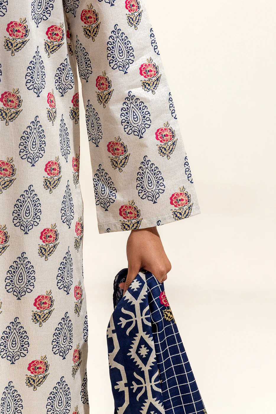 2 PIECE PRINTED SUIT-PALE BLISS (UNSTITCHED) - Image 3