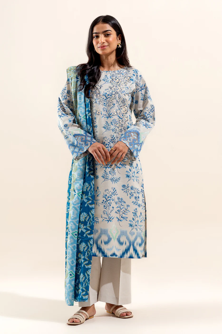 3 PIECE EMBROIDERED LAWN SUIT-BLUE FROST (UNSTITCHED) - Image 2