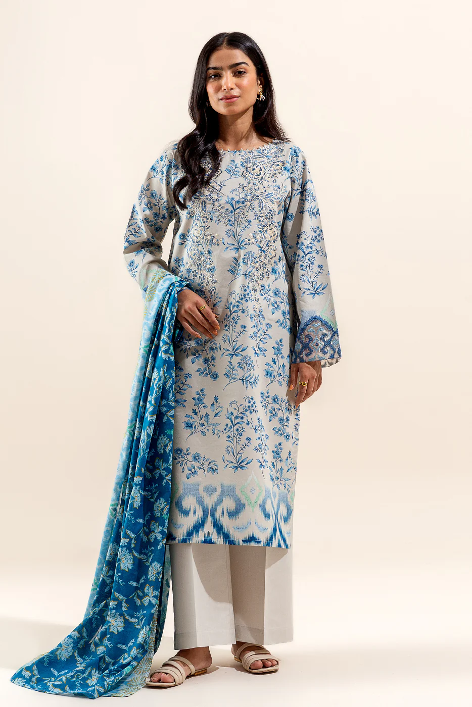 3 PIECE EMBROIDERED LAWN SUIT-BLUE FROST (UNSTITCHED) - Image 3