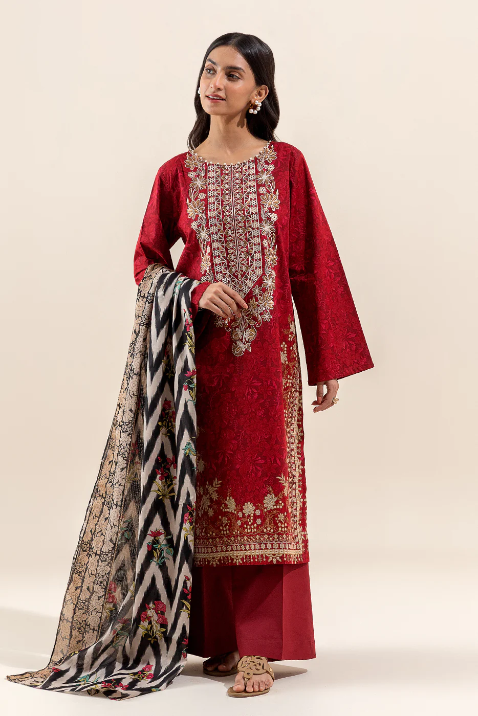 3 PIECE EMBROIDERED LAWN SUIT-GARNET FALL (UNSTITCHED) - Image 3