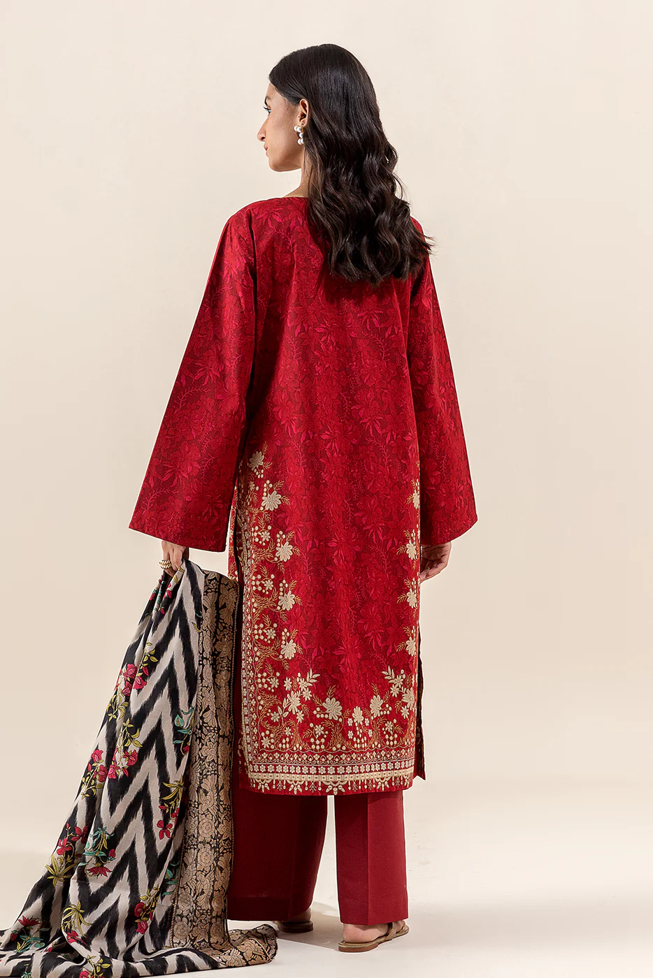 3 PIECE EMBROIDERED LAWN SUIT-GARNET FALL (UNSTITCHED) - Image 4