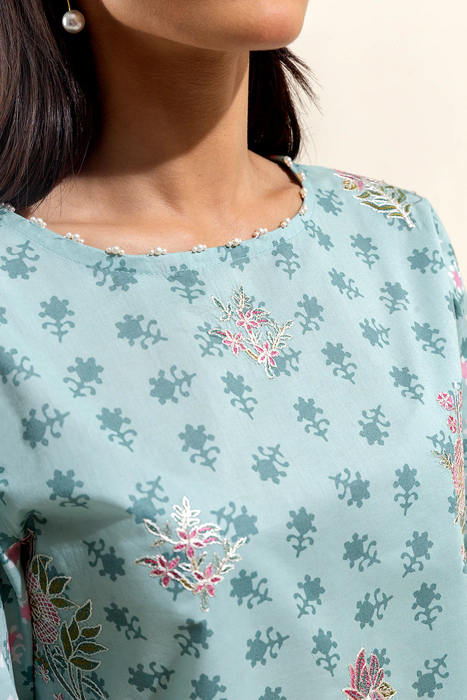3 PIECE EMBROIDERED LAWN SUIT-SAGE GREEN (UNSTITCHED) - Image 6