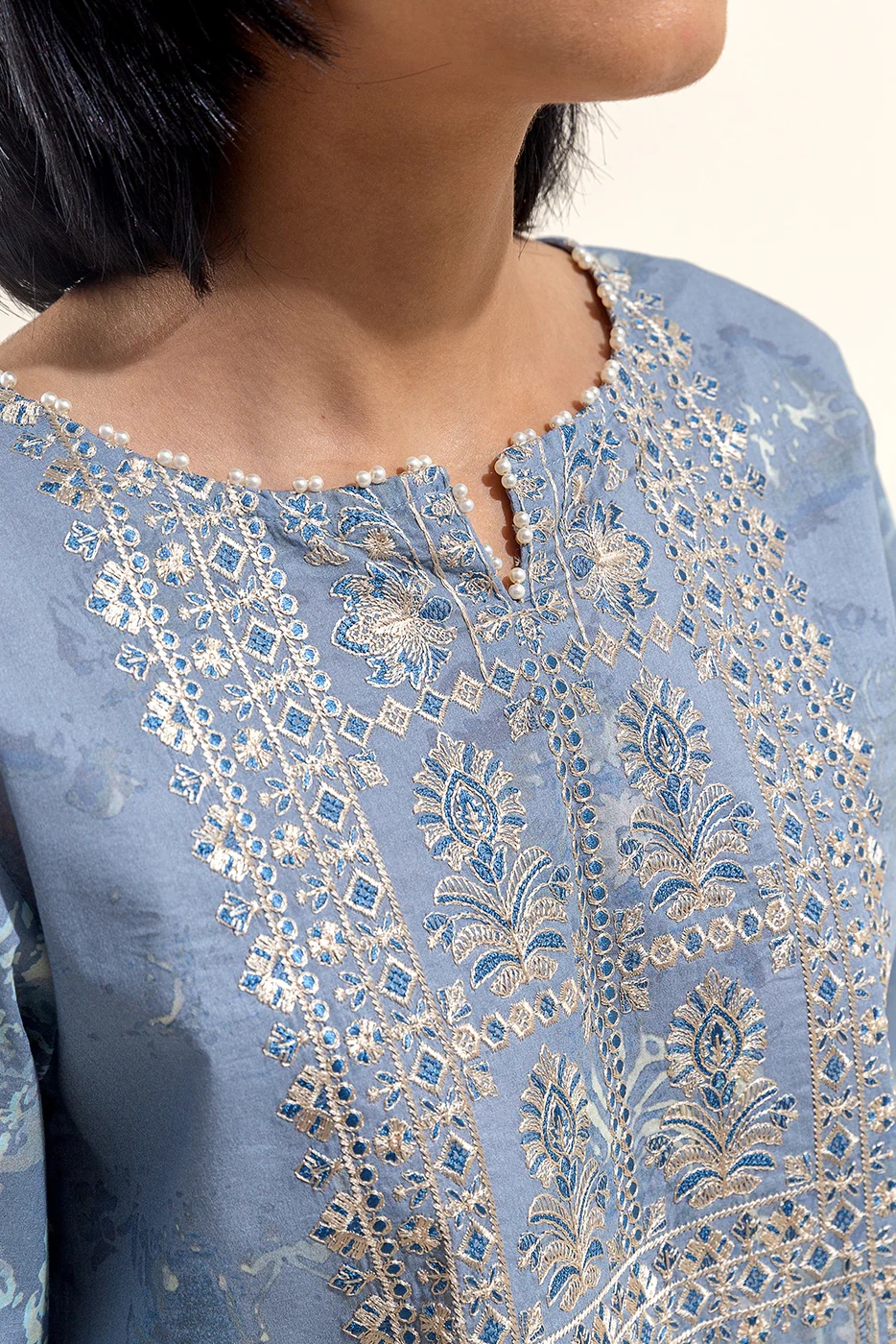 3 PIECE EMBROIDERED LAWN SUIT-PEARL GREY (UNSTITCHED) - Image 5