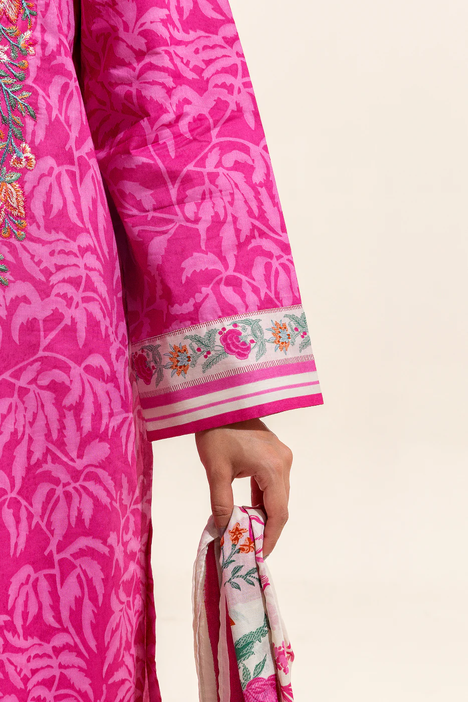 3 PIECE PRINTED LAWN SUIT-FLORA ROUGE (UNSTITCHED) - Image 6