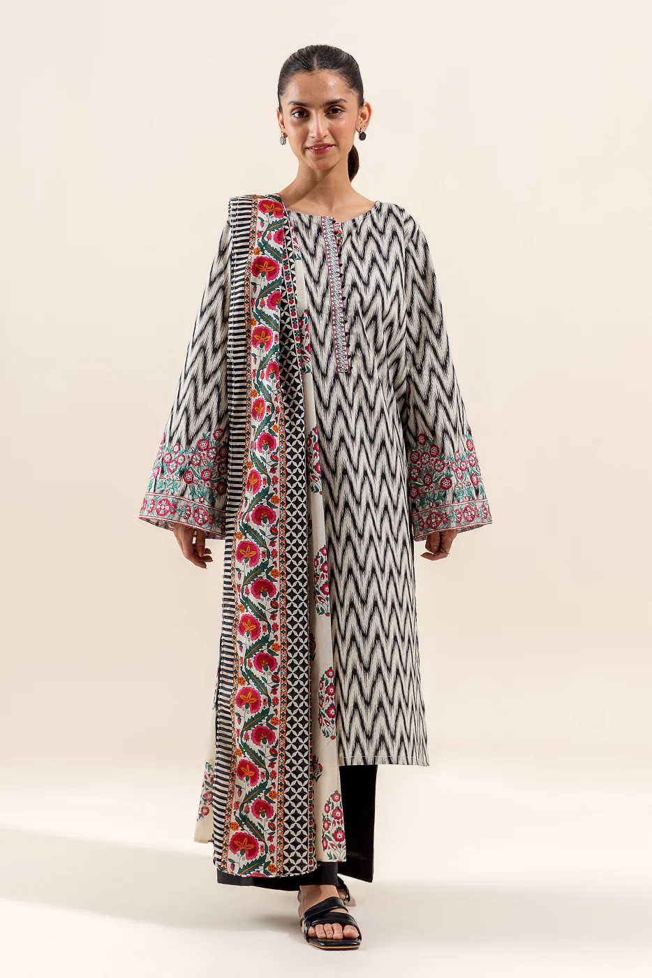 3 PIECE EMBROIDERED LAWN SUIT-IKAT MESH (UNSTITCHED) - Image 2