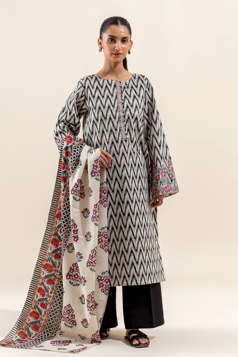 3 PIECE EMBROIDERED LAWN SUIT-IKAT MESH (UNSTITCHED) - Image 3