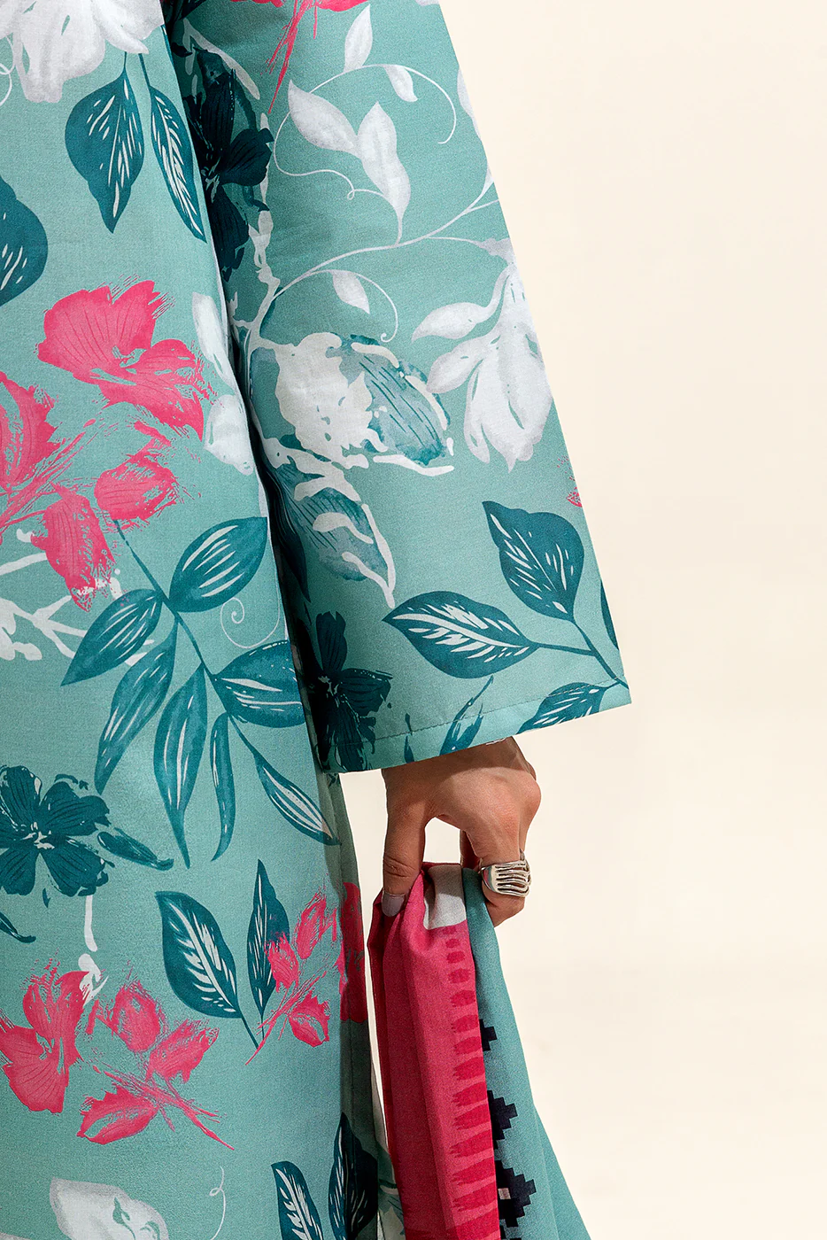 3 PIECE PRINTED LAWN SUIT-TENDER LEAF (UNSTITCHED) - Image 7